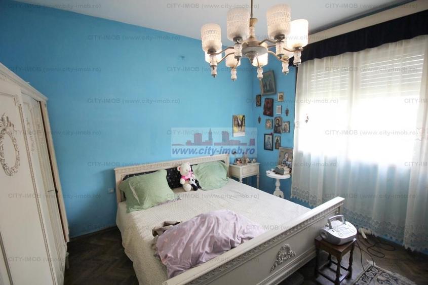 Casă individuală cu 5 camere decomandat cu Canalizare în Timpuri Noi
