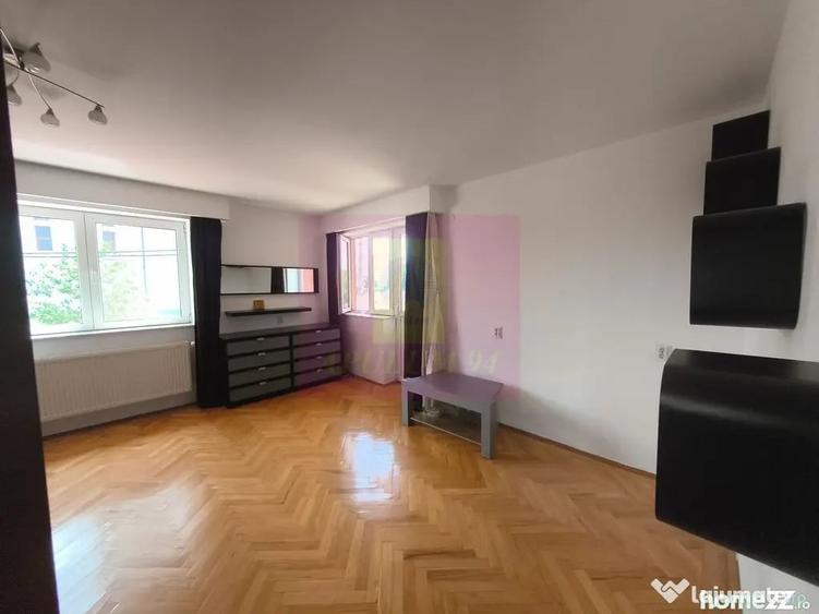 Casă cu 1 camere cu Teren 1000 Mp în Central