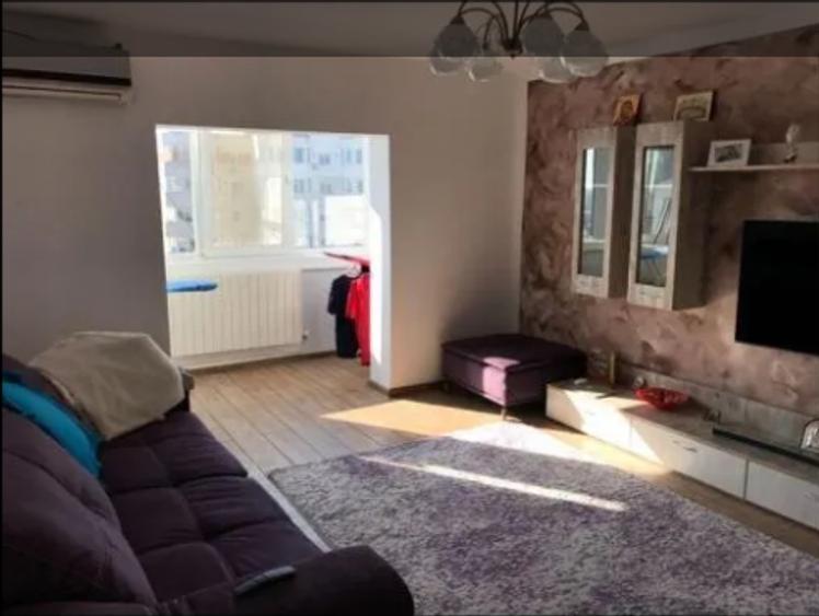 Apartament cu 3 camere decomandat în Inel I