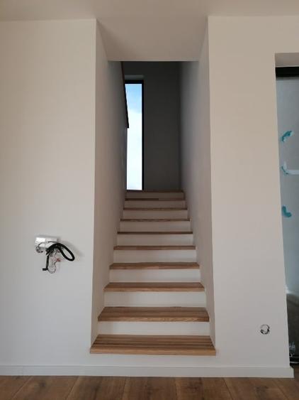 Duplex cu 4 camere cu Canalizare în Moșnița Nouă