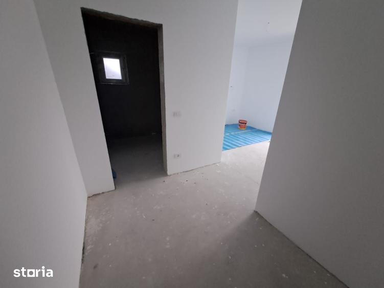 Apartament cu 3 camere în Ciurea