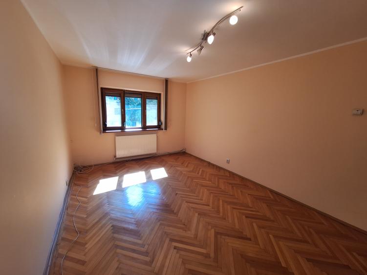 Apartament cu 3 camere decomandat în Țiglina 3