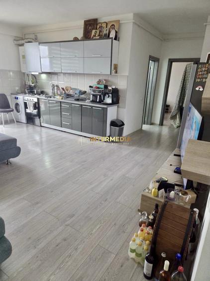 Apartament cu 3 camere decomandat, mobilat în Ampoi 3
