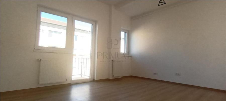Birou, de 100 mp, în Complex Studențesc