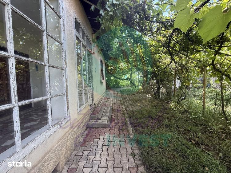 Casă cu 5 camere cu Teren 1000 Mp în Moara Domnească