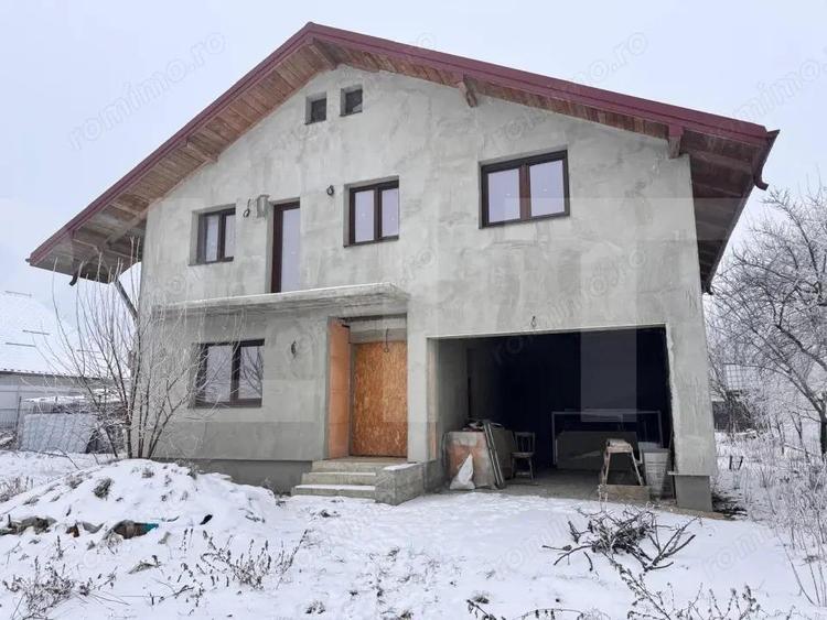 Casa la gri cu teren 1000mp cu priveli?te superba - Iazul Luizoaia - 4