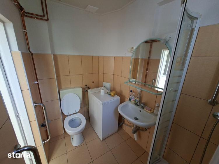 Casă cu 2 camere cu Teren 200 Mp în Central