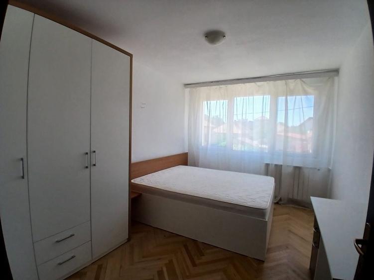 Apartament cu 3 camere decomandat în Complex Studențesc