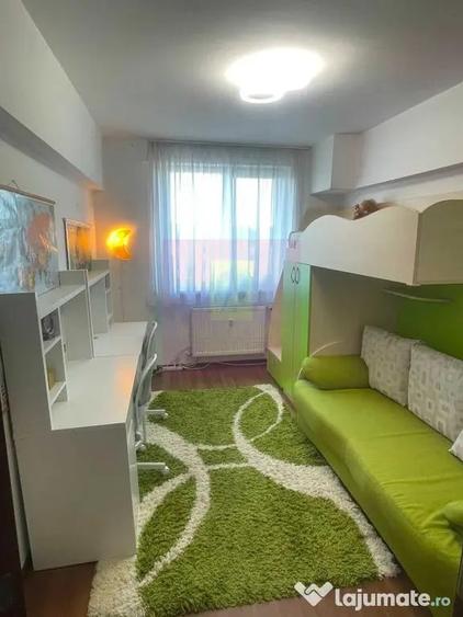 Apartament cu 3 camere decomandat în Alexandru Obregia