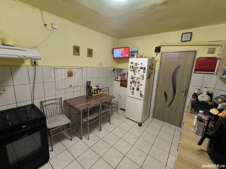 Apartament cu 3 camere decomandat în Dâmbovița