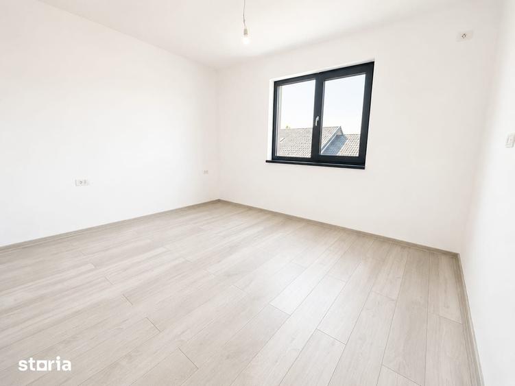Casă cu 5 camere cu Teren 400 Mp în Domnești