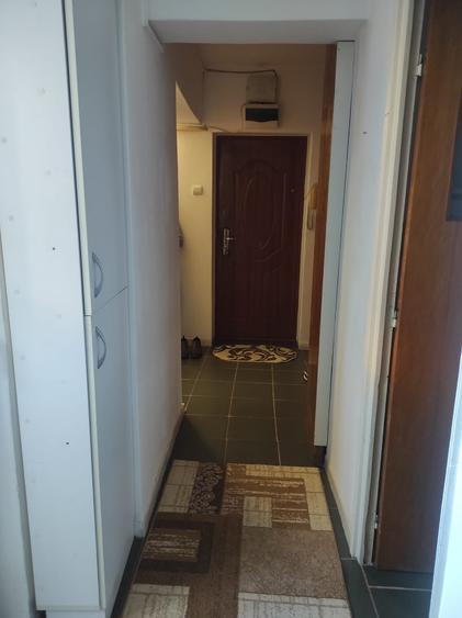 Apartament cu 2 camere decomandat, mobilat în Nicolina