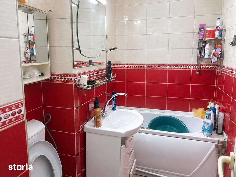 Apartament cu 2 camere semidecomandat în Calea București