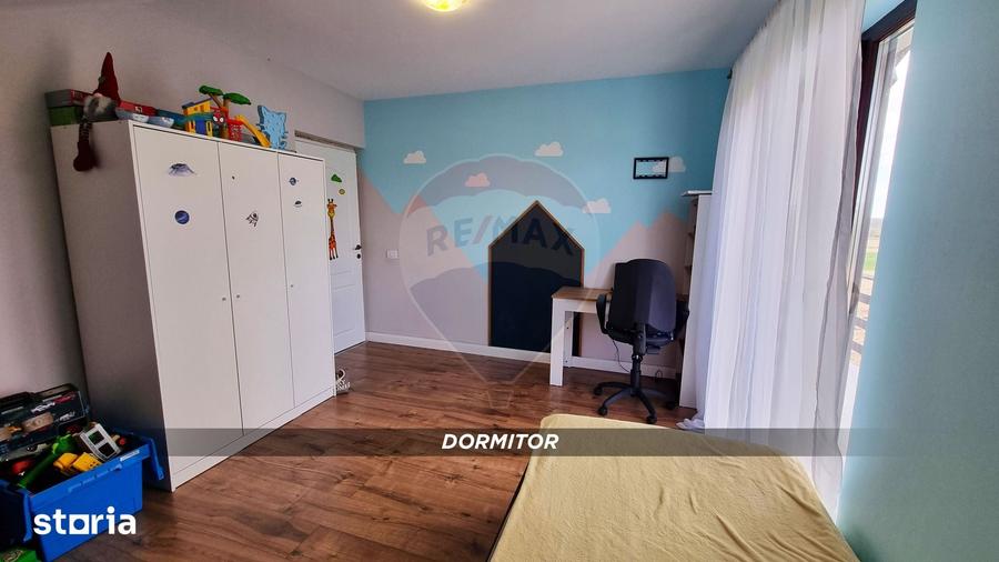 Casă cu 5 camere cu Teren 1000 Mp în Recea