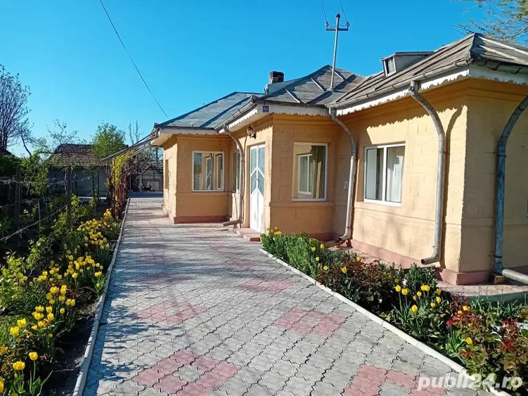 Casă cu 4 camere cu Teren 4200 Mp în Râmnicelu