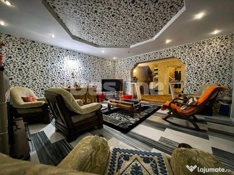 Casă cu 5 camere cu Teren 7200 Mp în Bălteni
