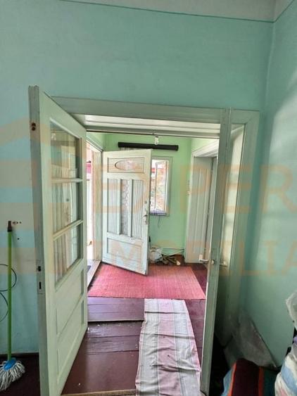 Casă individuală cu 6 camere cu Canalizare în Tomis I