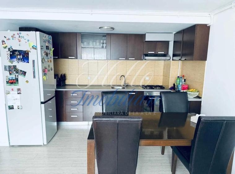 Apartament cu 3 camere semidecomandat în Florești