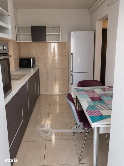 Apartament cu 3 camere decomandat în Miroslava