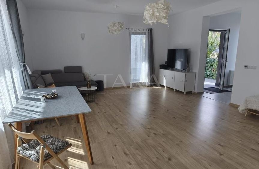 Duplex cu 4 camere cu Canalizare în Florești