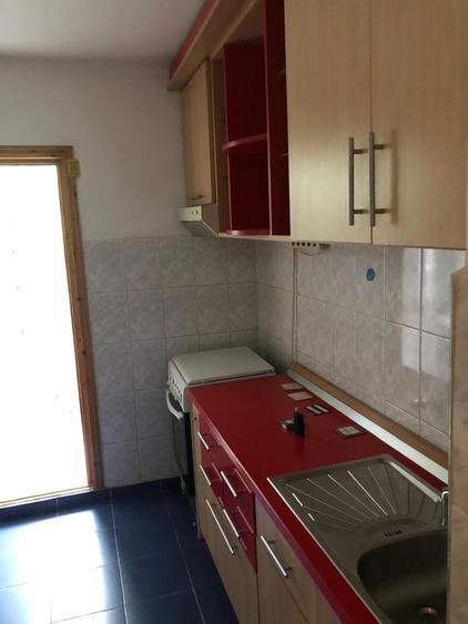 Apartament cu 2 camere decomandat în Nicolina
