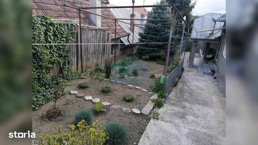 Casă cu 2 camere cu Teren 389 Mp în Central