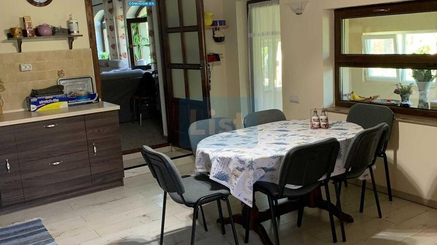 Casă cu 7 camere cu Garaj în Brebi
