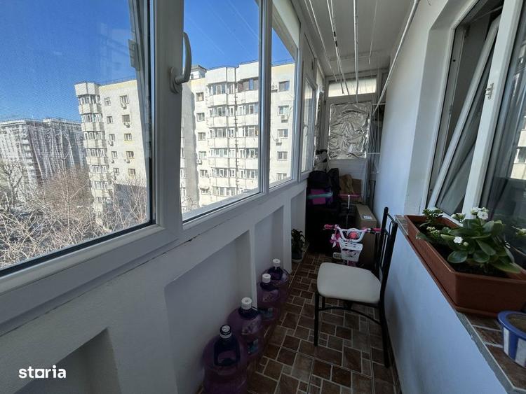 Apartament cu 3 camere decomandat, mobilat în Titan