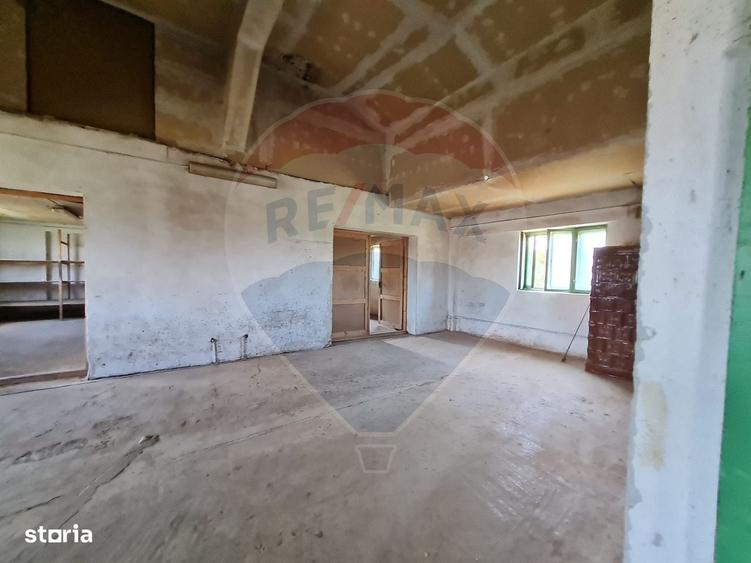 Casă cu 4 camere în Băltița