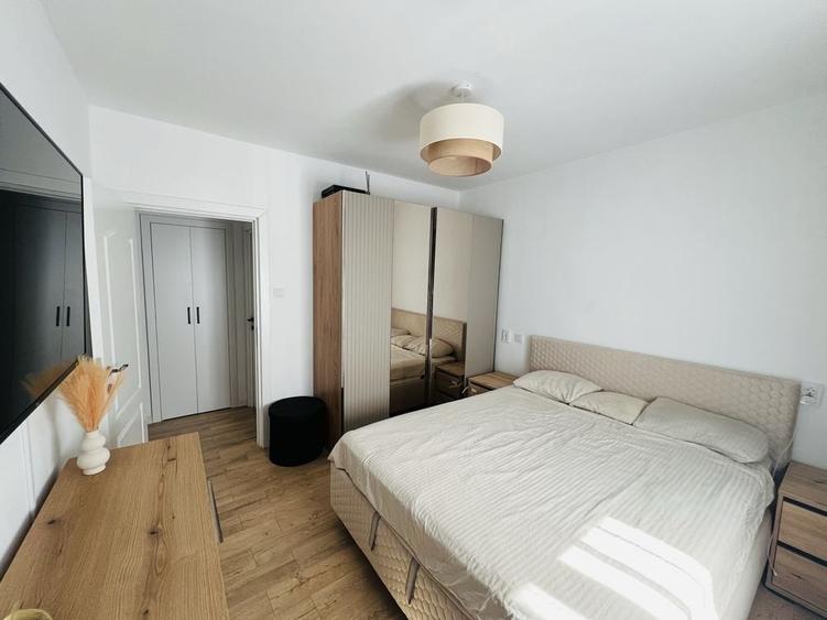 Apartament cu 3 camere semidecomandat în Nord