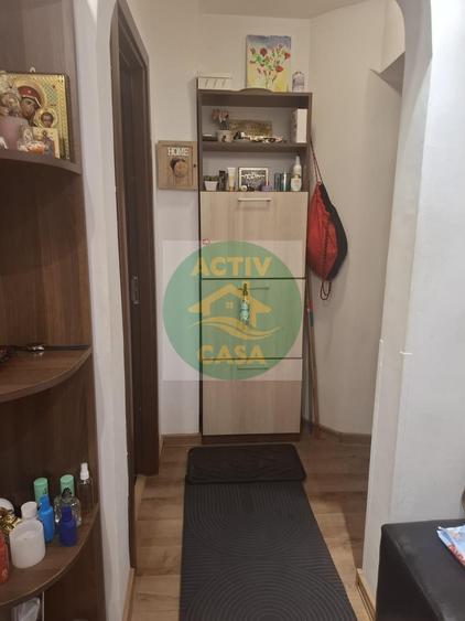Apartament cu 3 camere decomandat în Est