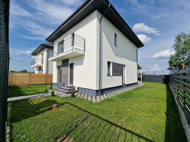 Casă individuală cu 5 camere cu Canalizare în Tunari
