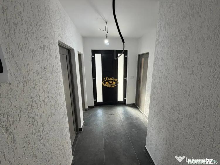Casă cu 4 camere cu Canalizare în Lăzarea