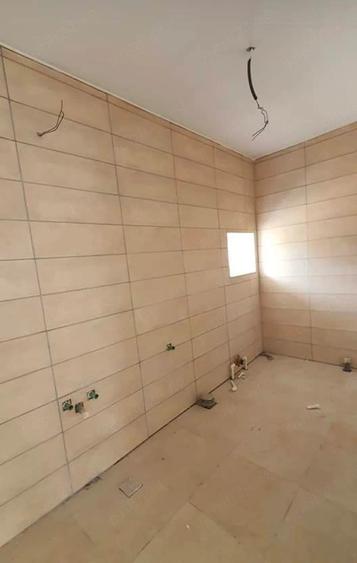 Casă cu 3 camere cu Teren 1200 Mp în Central