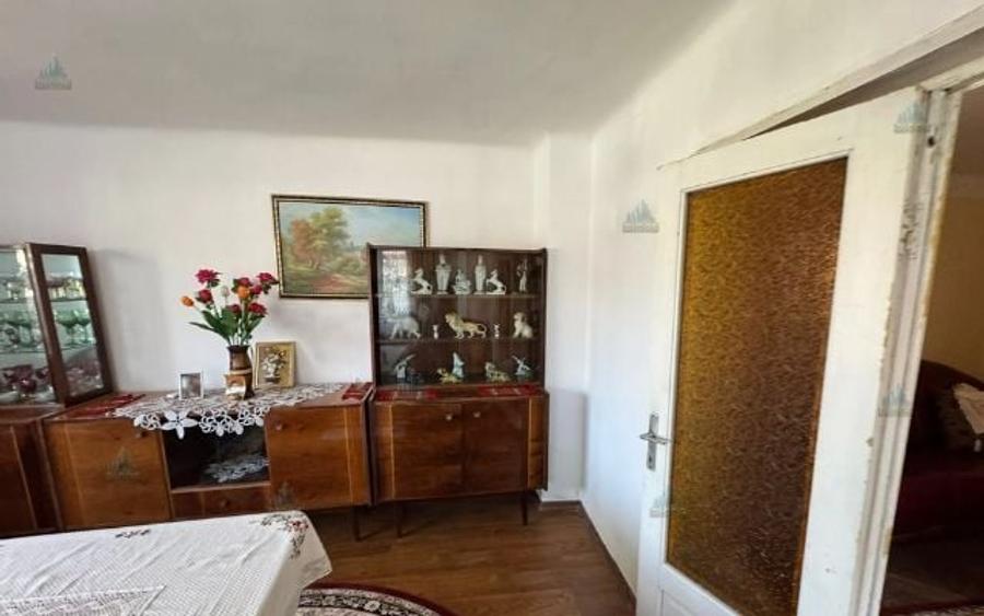 Casă cu 4 camere cu Canalizare în Semicentral