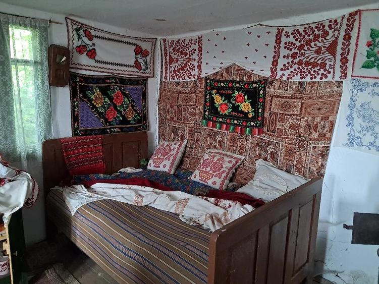 Casă cu Teren 2144 Mp în Văleni-Dâmbovița