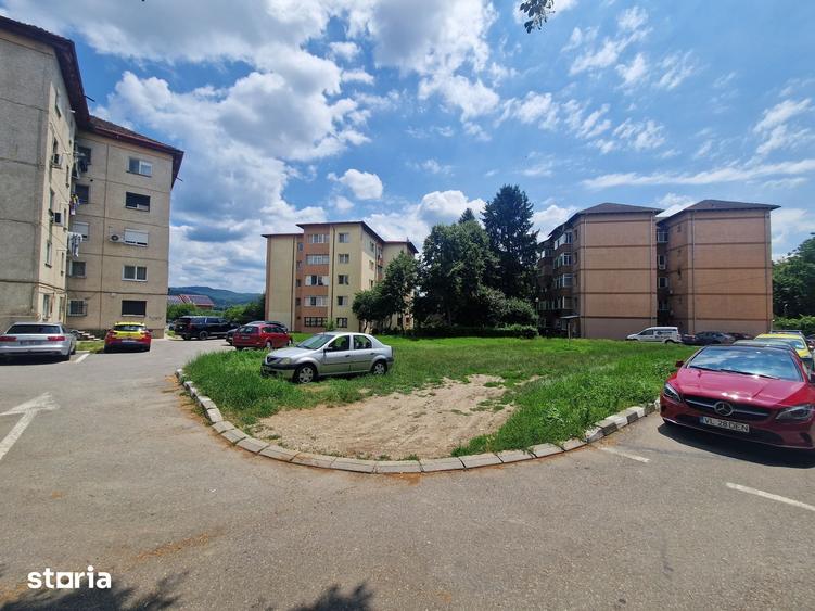 Teren de 892 mp, în Central