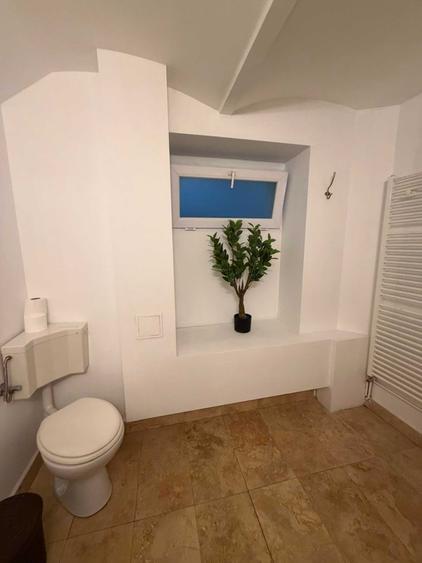 Inchiriez apartament cu utilitati incluse in pret, studio, in centrul Brasovului, George Baritiu 18, minim 6 luni - 2