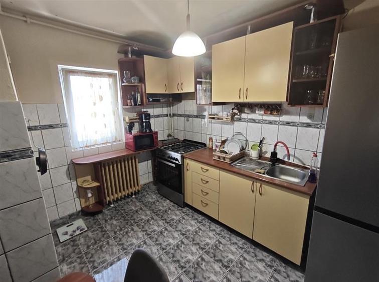 Apartament cu 2 camere semidecomandat, mobilat în Dorobanților