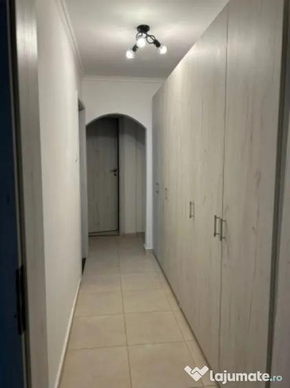 Apartament cu 4 camere decomandat, mobilat în Fizicienilor
