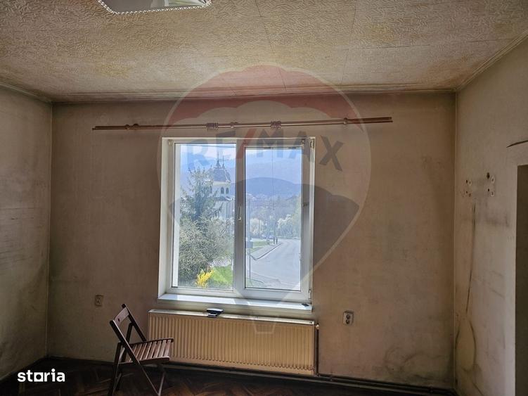 Casă cu 3 camere cu Teren 90 Mp în Sud
