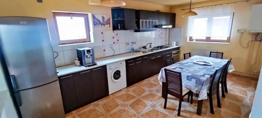 Apartament cu 4 camere decomandat în Central