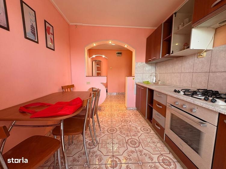 Apartament cu 3 camere în Fizicienilor