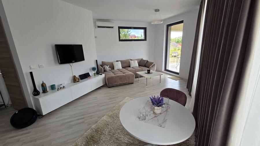 Apartament cu 2 camere decomandat în Băneasa