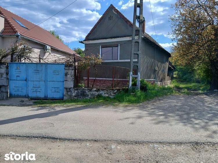 Casă cu 4 camere cu Teren 150 Mp în Vadu Crișului