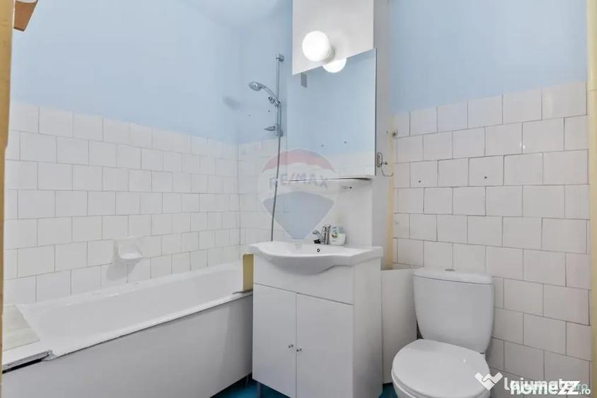 Apartament cu 3 camere semidecomandat în Polivalentă
