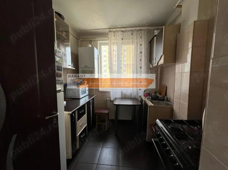 Apartament cu 2 camere semidecomandat în Calea București