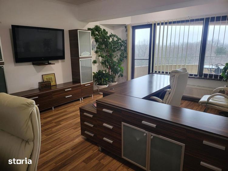 Apartament cu 4 camere în Titan