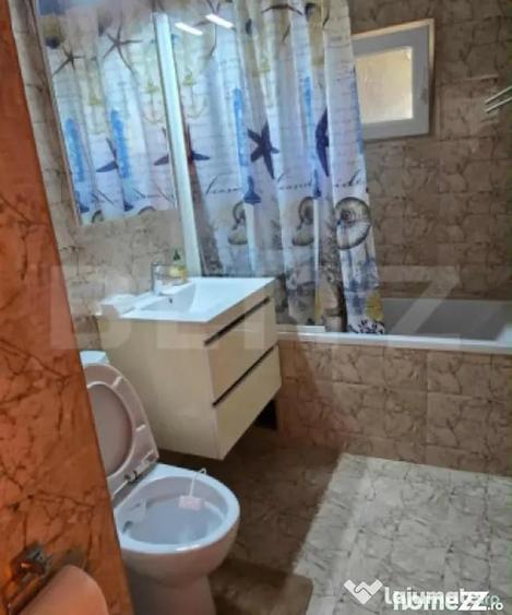 Apartament cu 3 camere semidecomandat în Micro 4