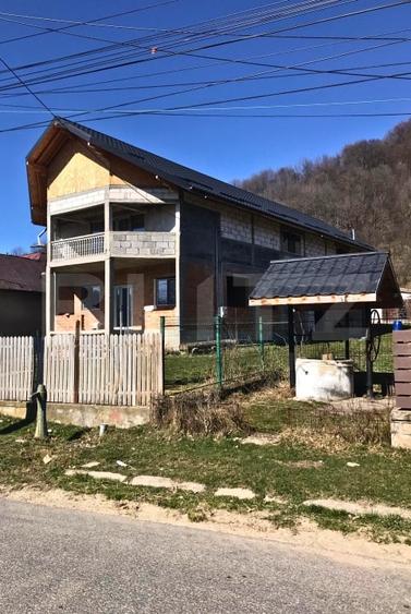 Casă individuală cu 6 camere cu Teren 3050 Mp în Bezdead
